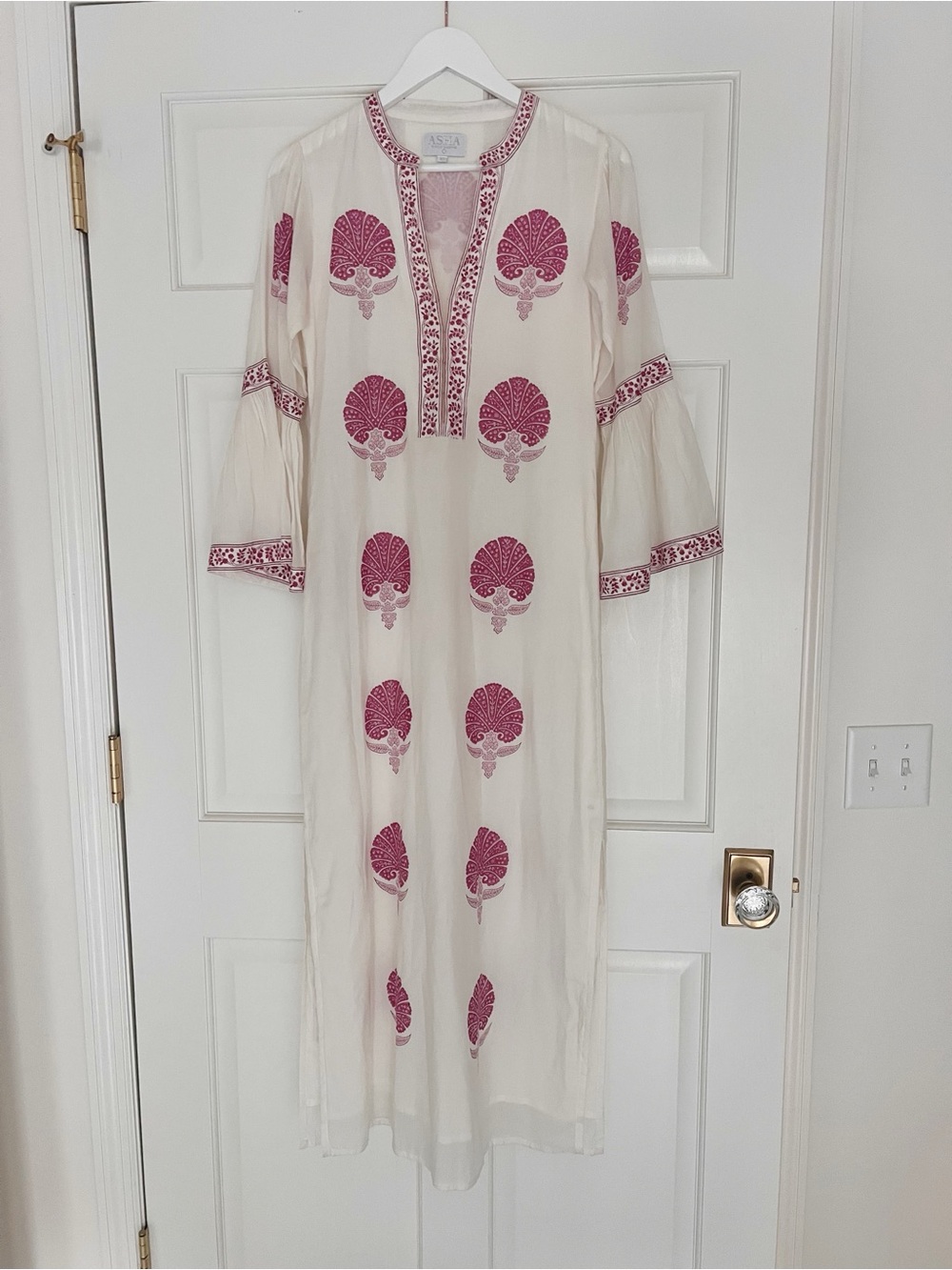 ASHA by ASHLEY McCORMICK POMEGRANATE MEDALLION KAFTAN XS